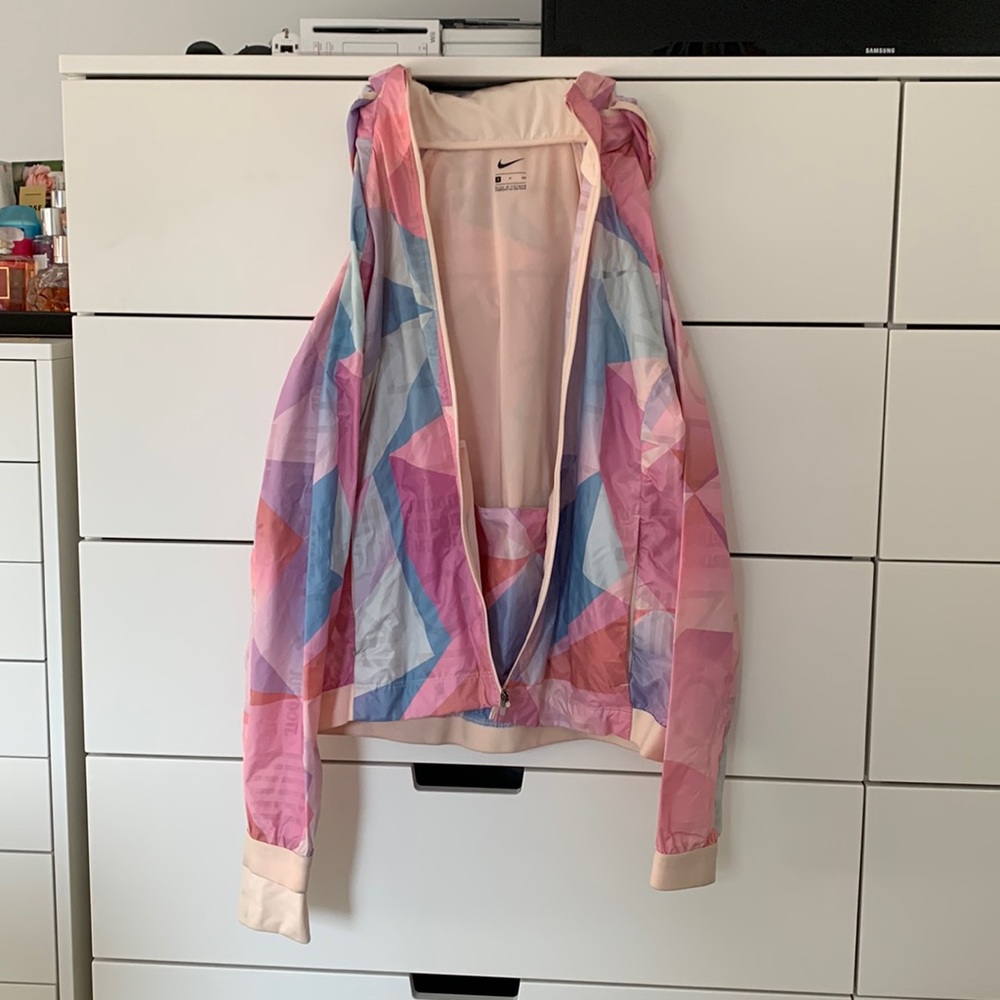 nike windbreaker